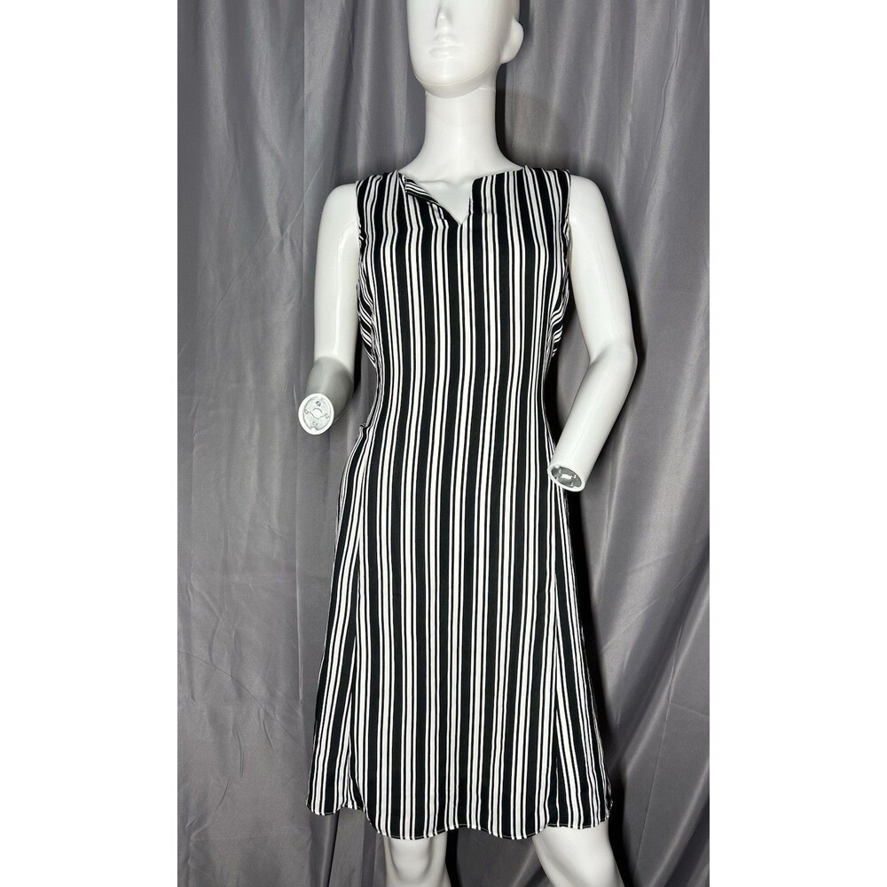 Banana Republic Women’s Black White Striped  Fit & Flare Dress Tie Waist Size 8
